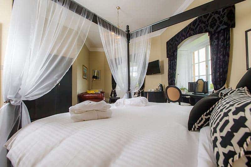 Master bedroom Coul House Hotel