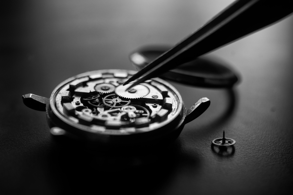 Mechanical-watch-repair