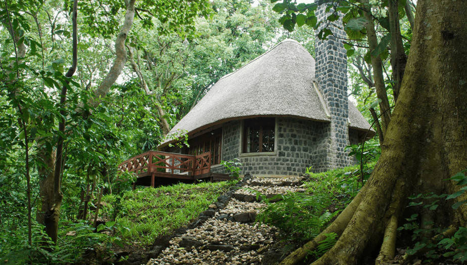 Mikeno Lodge exterior