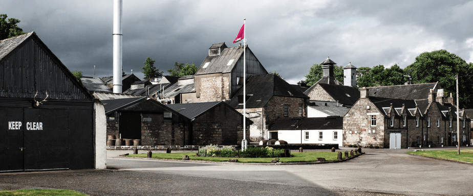 The Dalmore Scottish Whisky Distillery exterior