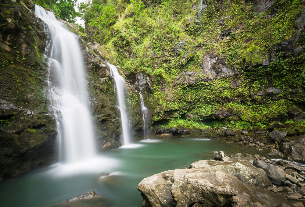 Three-Bears-Falls-along-the-Road-to-Hana-on-Maui-in-Hawaii