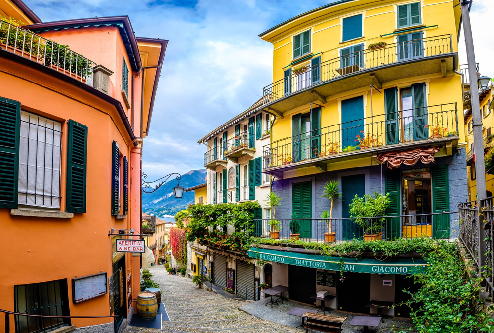 historic-buildings-at-the-old-town-of-Bellagio