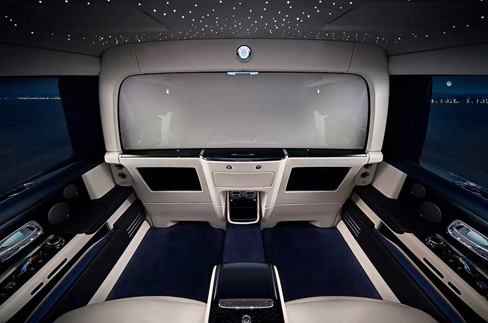 rolls-royce-top-luxury-car-interior-with-stars-roof