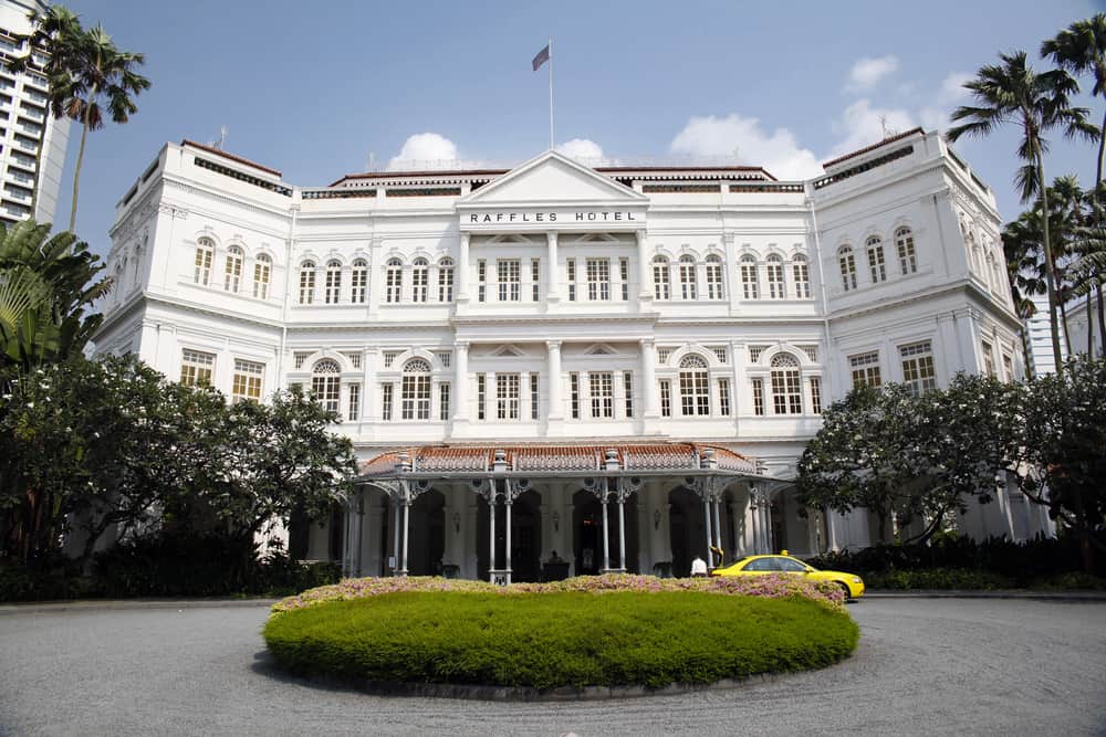 Raffles luxury hotel in Singapore exterior